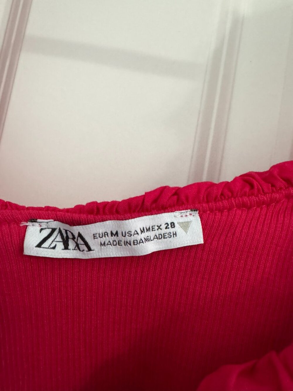 ZARA Bright Pink Ruffle Off Shoulder Bodysuit Size M 28 Statement Top - Picture 3 of 3